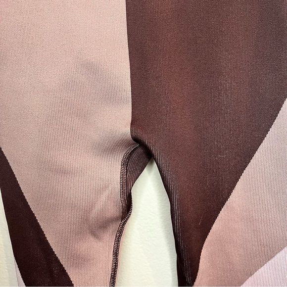 Nike Women’s Sculpt Icon Clash Seamless 7/8 Training Tight leggings - Picture 9 of 12